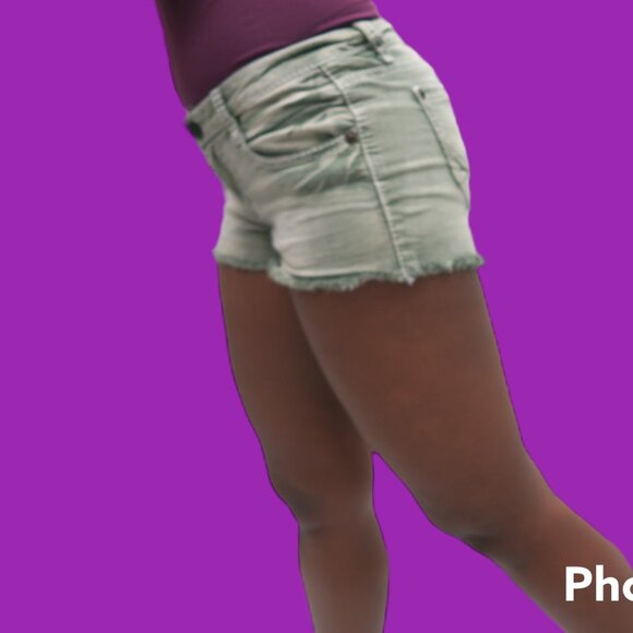 Southpole stretchy denim short shorts raw hem jeans in muted green size 7. - Picture 2 of 6